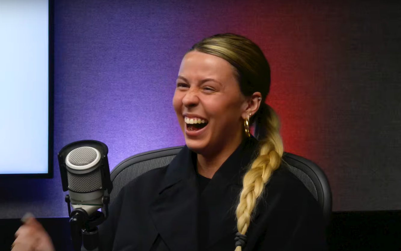 Dziewczyna od krypto afery powraca. Pamiętacie Hawk Tuah Girl?