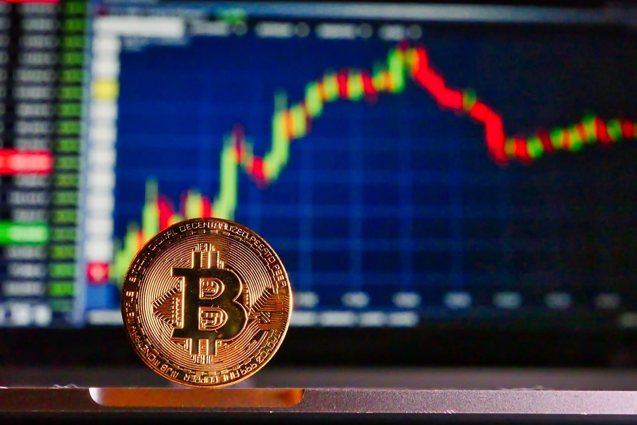 Hoskinson: BTC niedługo wystrzeli jak z procy. Robert Kiyosaki, 21shares podają ile cena Bitcoina wyniesie na szczycie