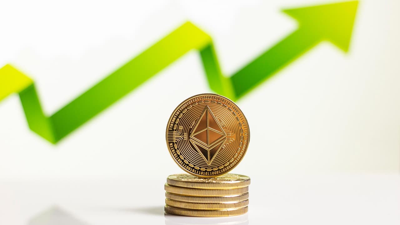 Ethereum na drodze do detronizacji Bitcoina? Tak wskazuje znany strateg