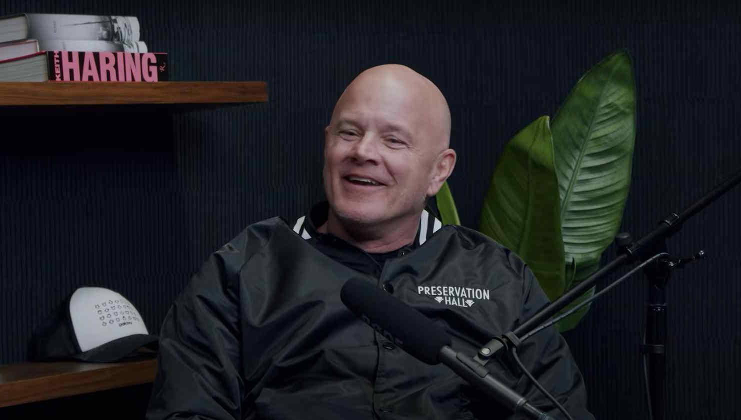 Mike’a Novogratz: „Bitcoin jest w fazie konsolidacji, a fundusze korporacyjne celują w altcoiny”