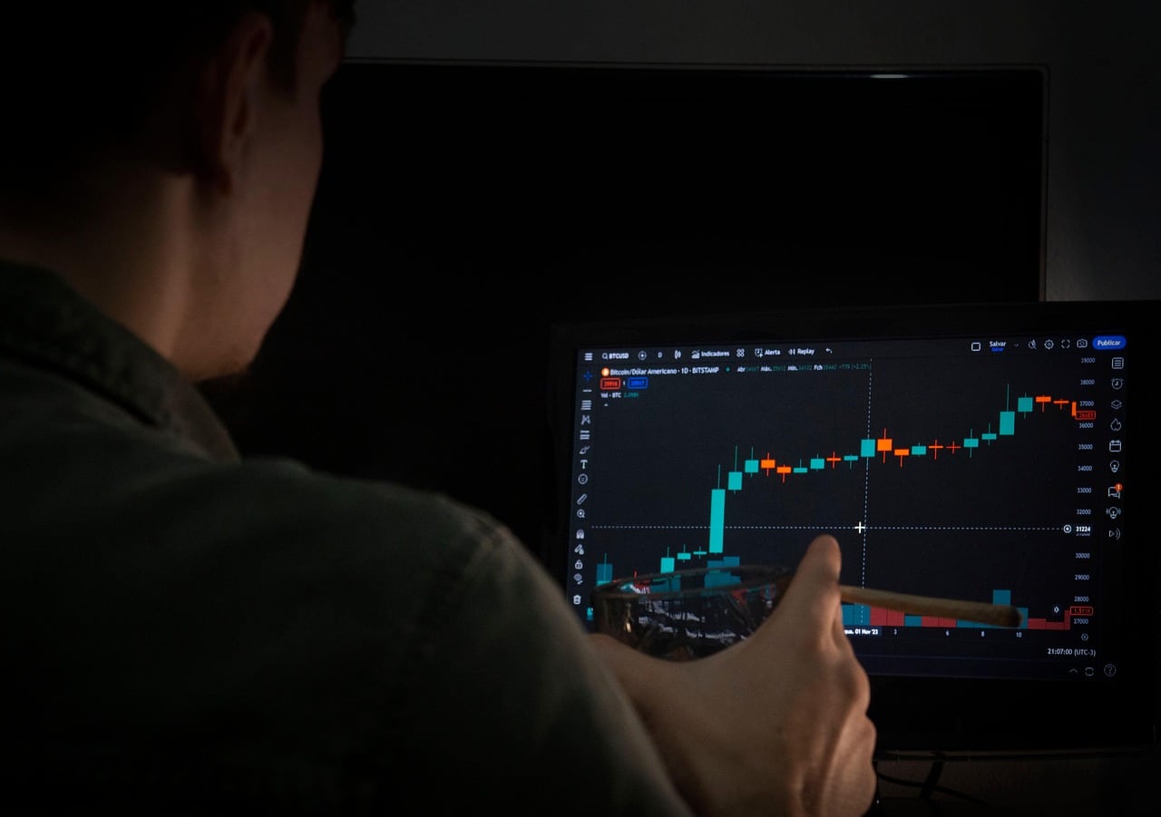 Koniec imponującej serii – Bitcoin ETF-y z pierwszym odpływem od początku października
