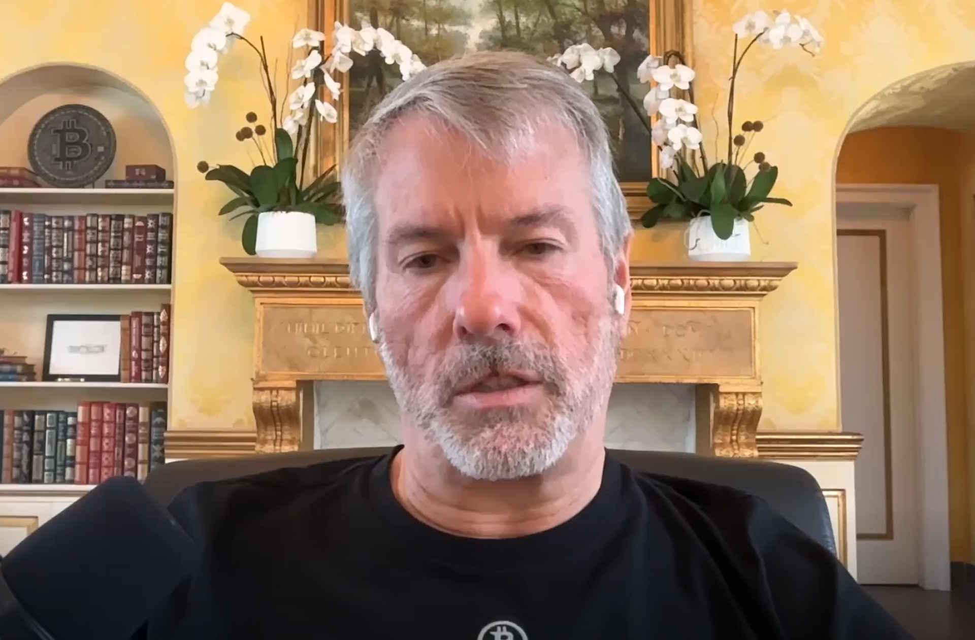 „To dar od Satoshiego!” Akcje MicroStrategy lecą w dół, a Michael Saylor twierdzi, iż zmienność Bitcoina to błogosławieństwo!