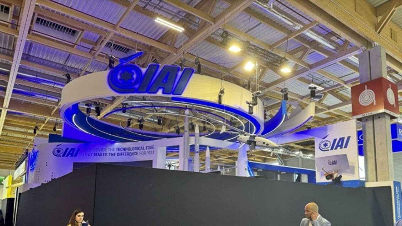 Draka w Paryżu, izraelscy producenci zablokowani – za czarną kotarą