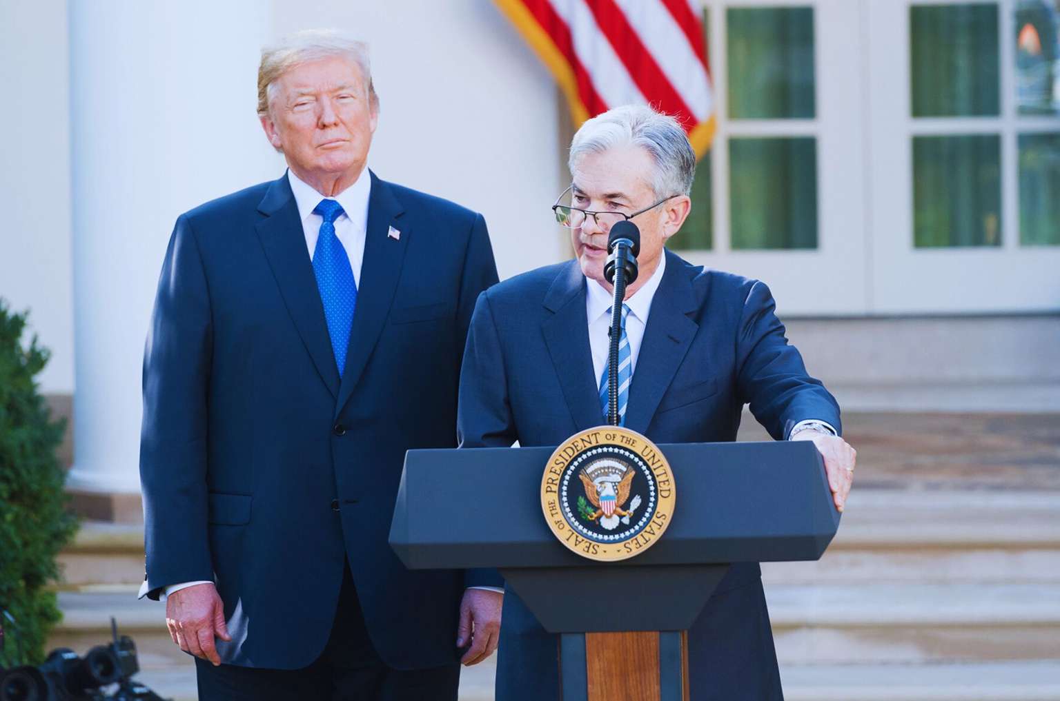 Rynki czekają w napięciu na decyzję Fed w sprawie stóp procentowych. Donald Trump postawi na swoim?