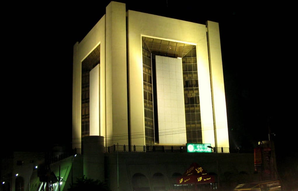 Blokada fizycznego dostępu do obcych walut, by „zachęcić” obywateli do bycia kontrolowanymi