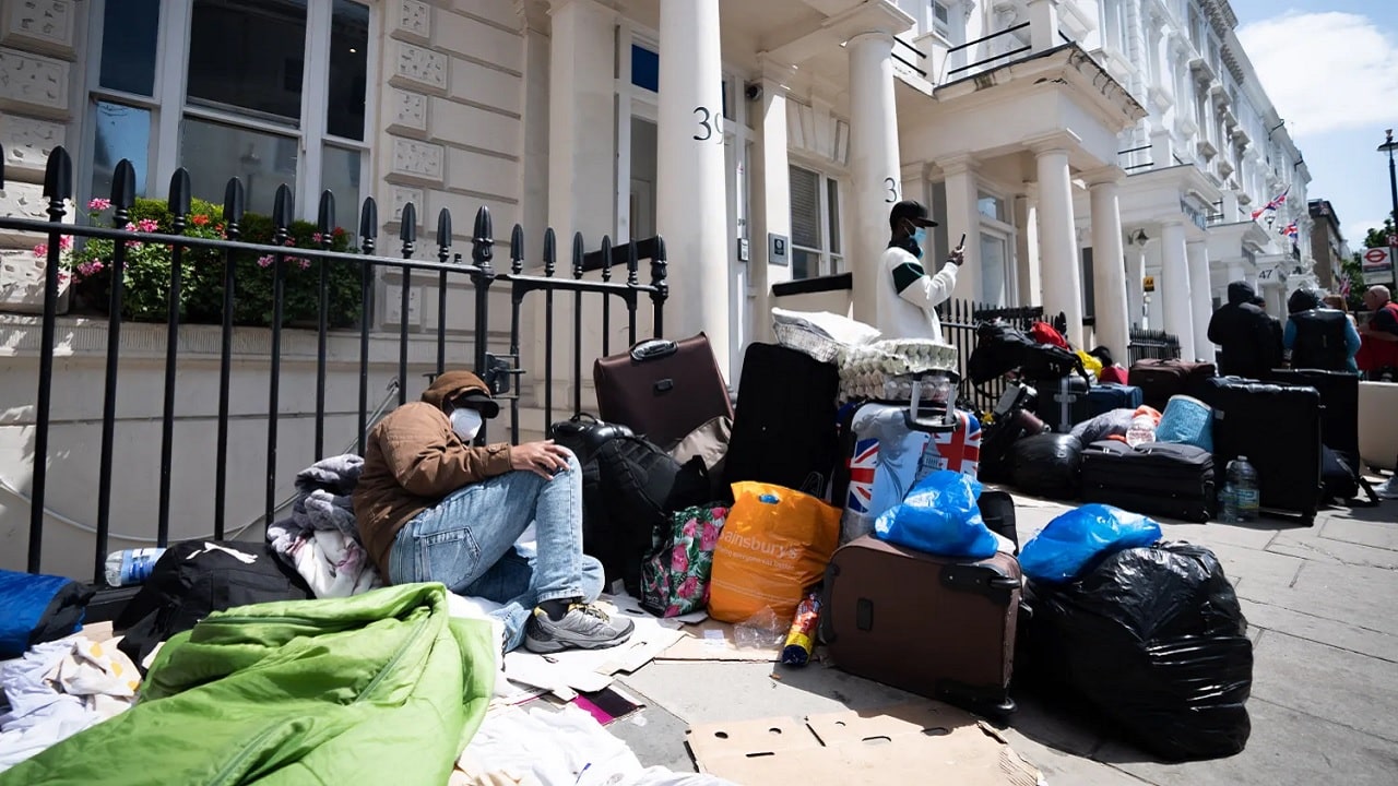 Nielegalni imigranci faworyzowani. Nagrody za wynajem mieszkań dla azylantów zamiast obywateli