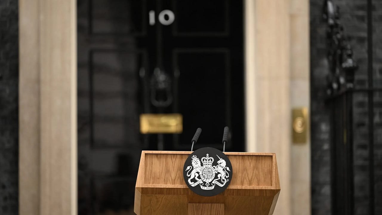 Afera o unikanie podatków w rządzie. Wicepremier pod przymusem rezygnuje