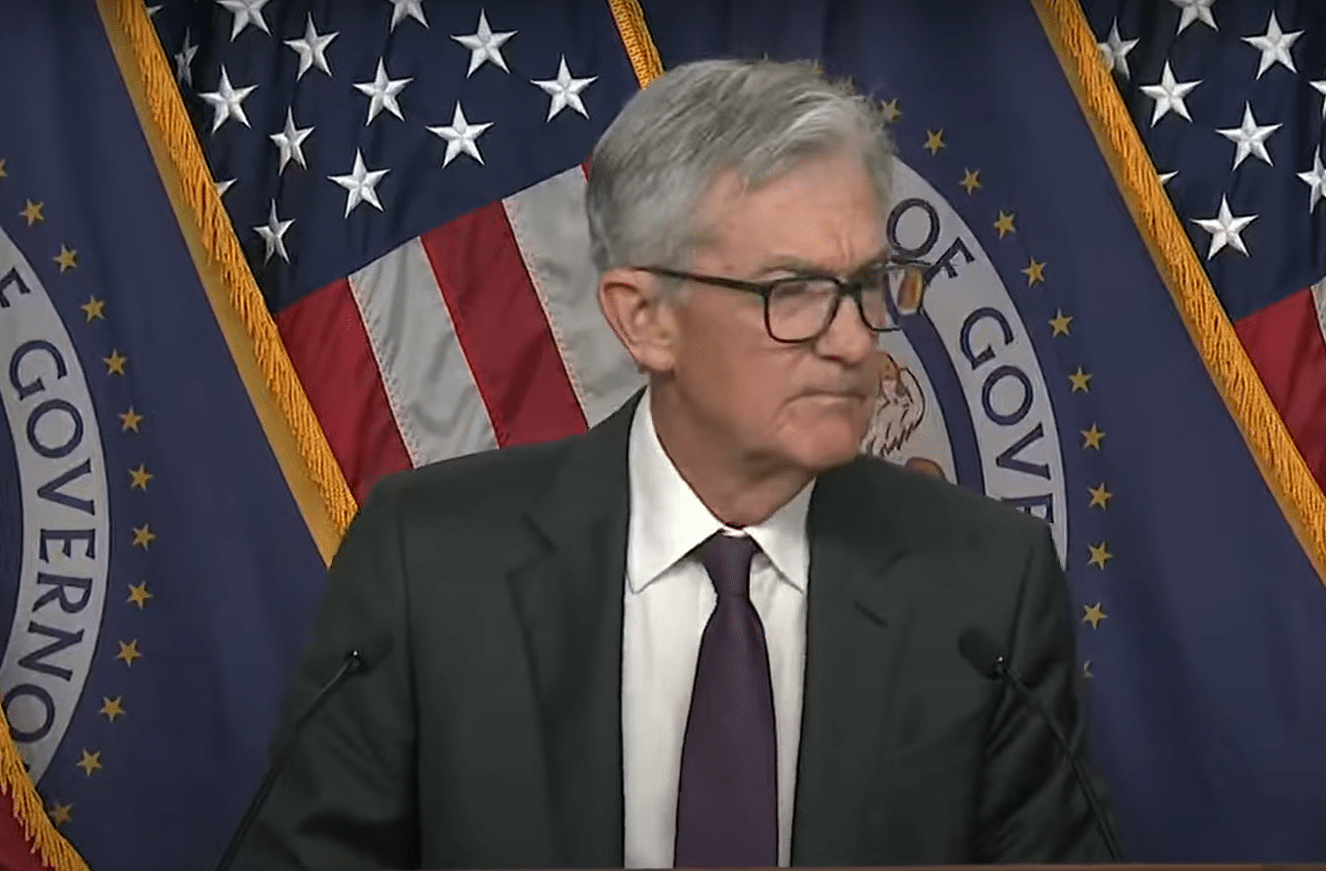 Fed bije na alarm! Napięcia handlowe i polityczna niepewność zagrażają stabilności finansowej USA