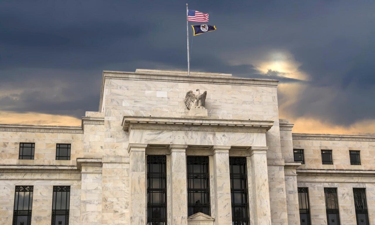 Fed na rozdrożu: Czy bank centralny przekroczył swój mandat?