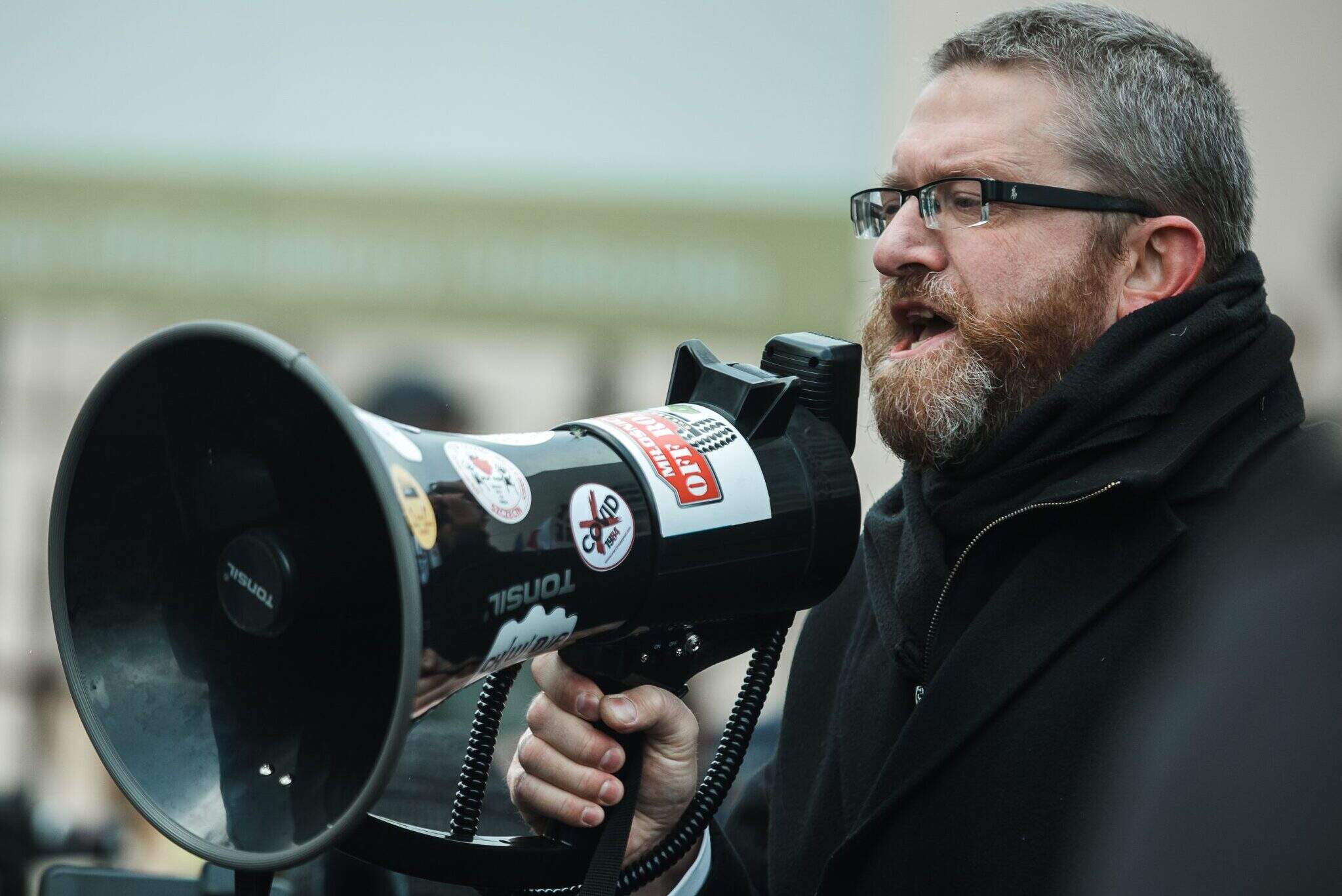 Grzegorz Braun: „Boże, błogosław Bitcoin”. Polityk widzi w nim ucieczkę od „wielkiego oszustwa”