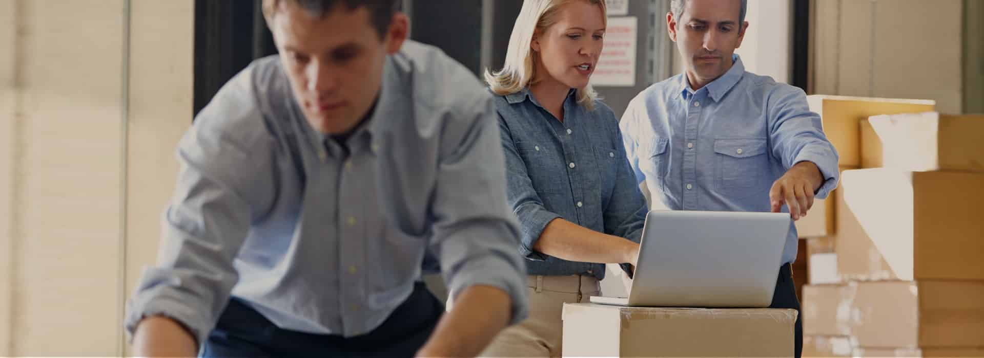 Jak dobrać biznes ofertę logistyczną do modelu sprzedaży? Poradnik dla firm działających online