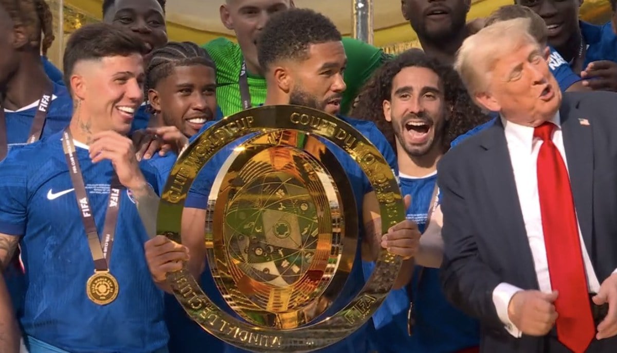 Trump wygwizdany, ale totalnie kradnie show. Świętował razem z piłkarzami Chelsea