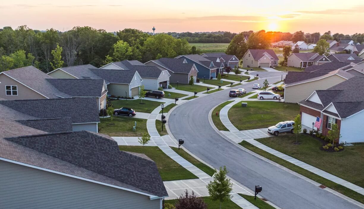 Rynek nieruchomości w USA w kryzysie. „Sprzedaż najniższa od 15 lat”. Załamanie dotrze do Polski?