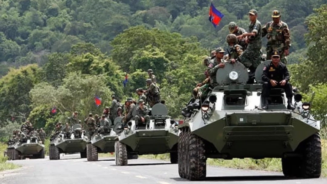 Wojna w Azji: rozmowy pokojowe, Trump grozi wstrzymaniem handlu