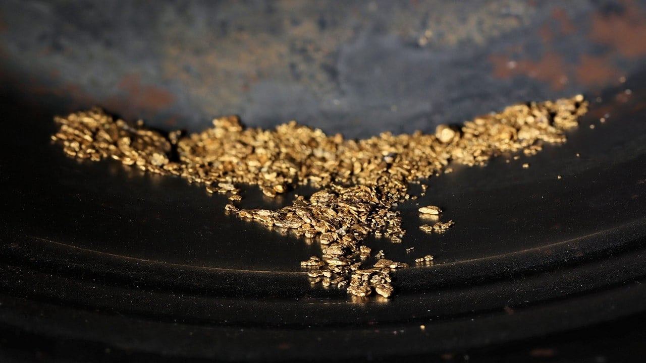 Złoto z „południa” na cenzurowanym. Brudne pieniędzy, nielegalne wydobycie i śliska kwestia polityki