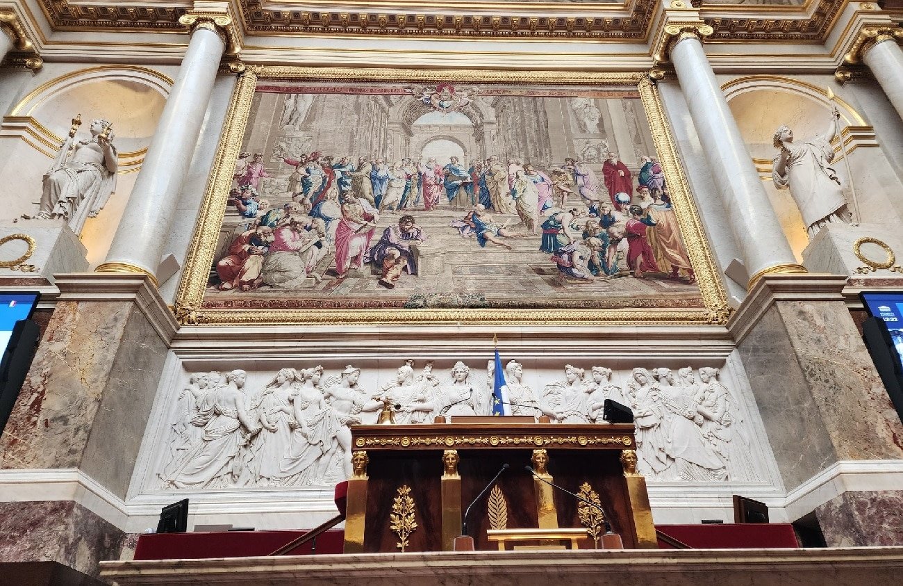 Premier jutro odchodzi. W budżecie rośnie czarna dziura, ale brakuje zgody na cięcia