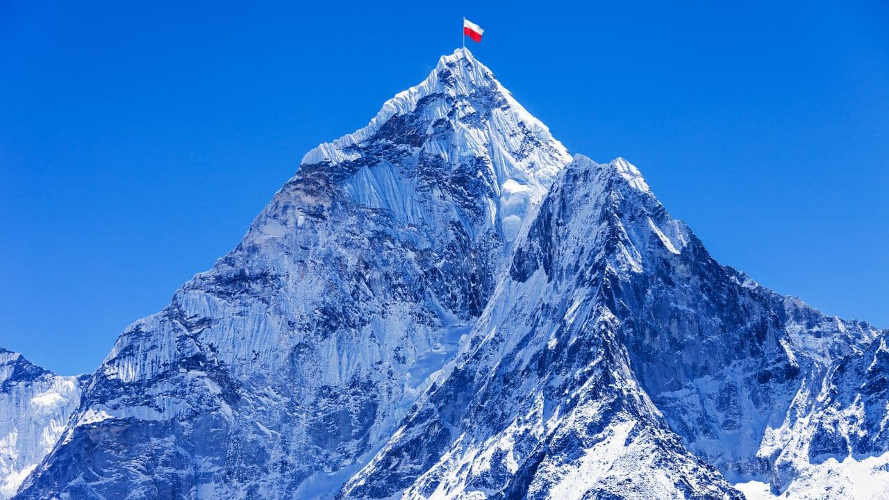 Polak pobił rekord! Pierwsze w historii wejście i zjazd na nartach z Everestu bez dodatkowego tlenu. Jest nagranie