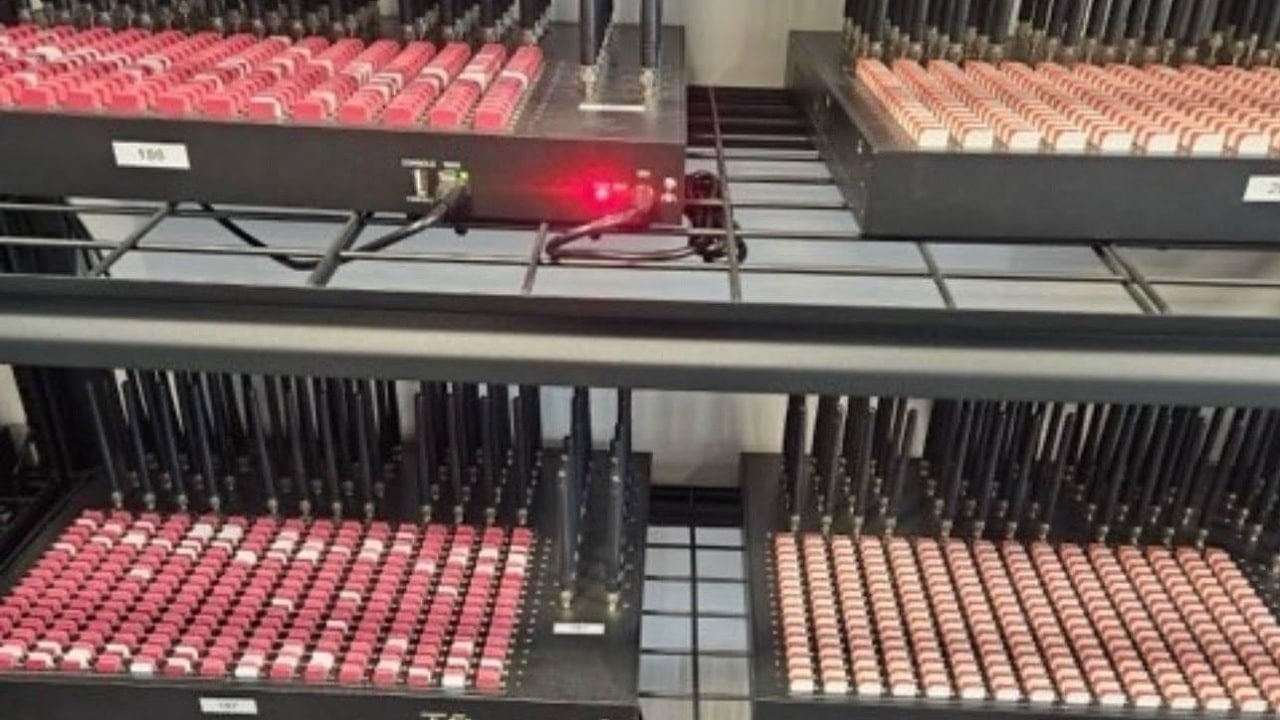 „Akt wojny” i miliony kart SIM. Chiny terroryzują łączność w USA