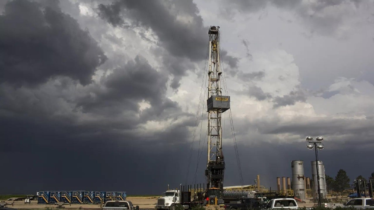 Rekordowe braki energii, ale rząd chce zakazu wydobycia gazu – i uniemożliwić jego zniesienie