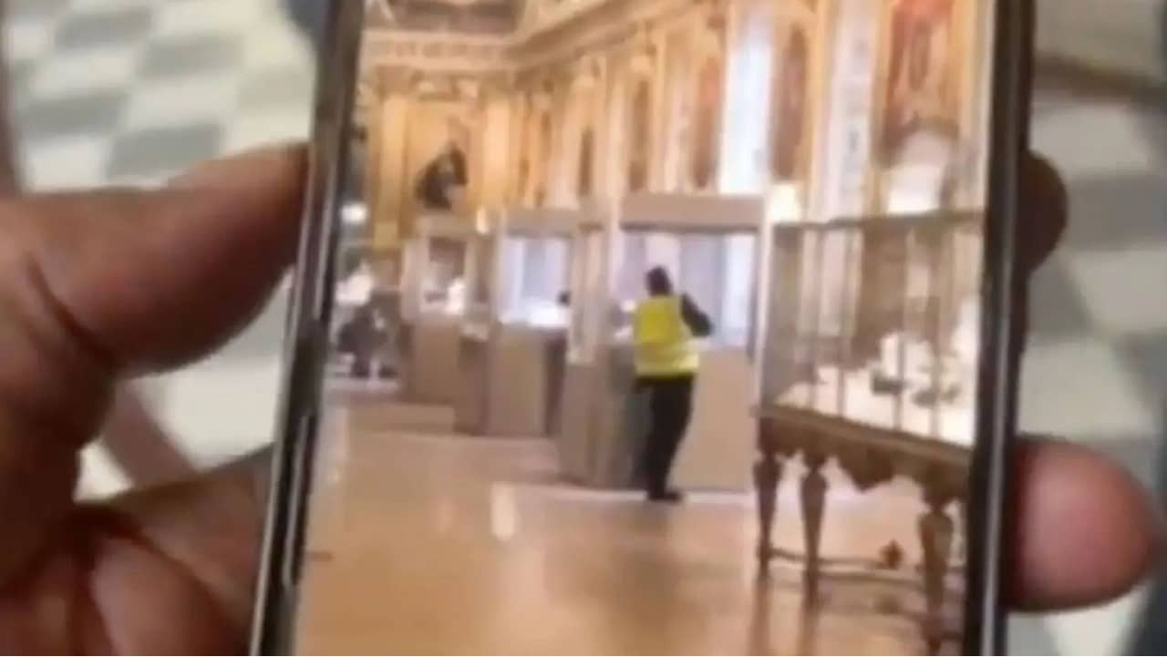 Schwytano (niektórych) sprawców z Luwru. Muzeum pozbywa się klejnotów z ekspozycji