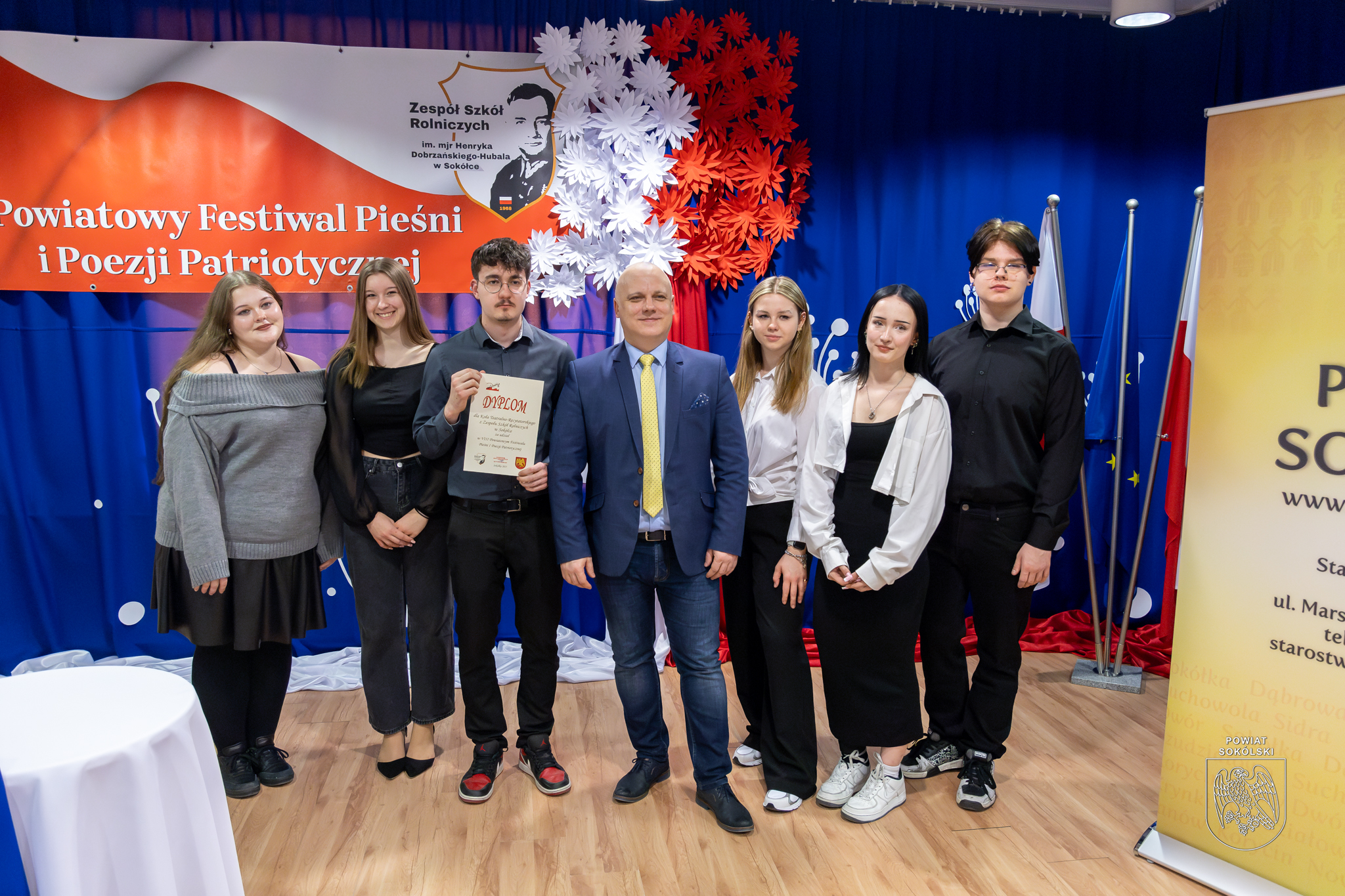Muzyczno-poetycka podróż przez dzieje Ojczyzny – VII Powiatowy Festiwal Pieśni i Poezji Patriotycznej w Sokółce.