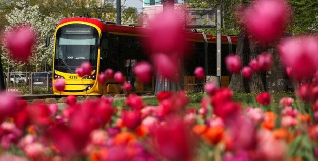 Wielkanoc 2025. Zmiany w komunikacji miejskiej w Warszawie wchodzą w życie