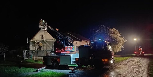 Zerwane dachy i podtopienia. Burza przeszła nad Mazowszem