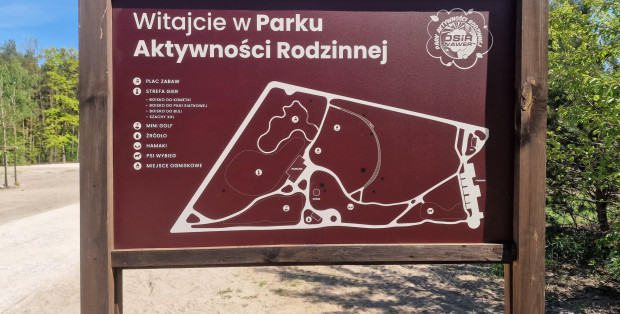 „Budzi to dużo negatywnych emocji”. Mieszkańcy Wawra komentują Park Aktywności Rodzinnej