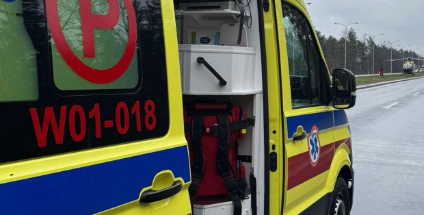 Siła była tak duża, iż auto się rozpadło. Dwie osoby zginęły w wypadku na DK 50 w Taborze