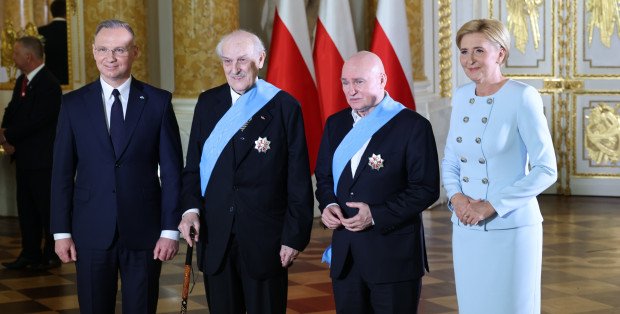 Janusz Kapusta i Jerzy Kropiwnicki z Orderami Orła Białego