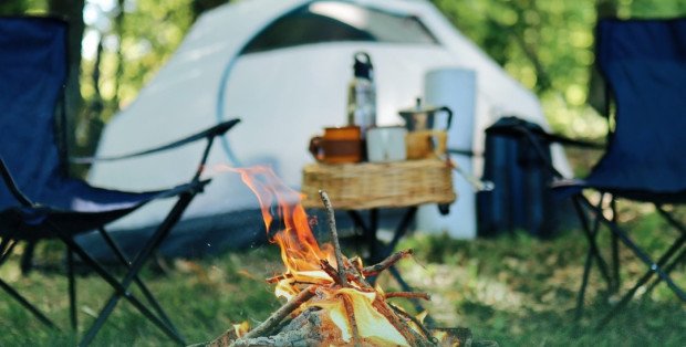 Nawet iskra może wywołać pożar w lasach. Gdzie rozpalać grilla czy ognisko?