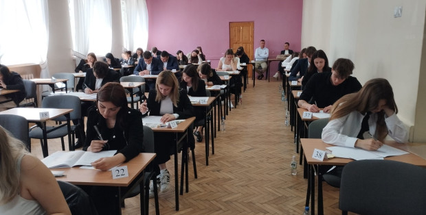 Premier zwrócił się do maturzystów dzień przed egzaminami. „Spójrzcie na mnie i innych polityków”