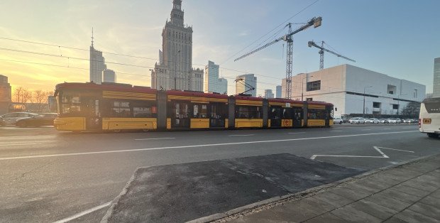 Węziej na Marszałkowskiej. Drogowcy zamknęli jeden pas, są zmiany w ruchu