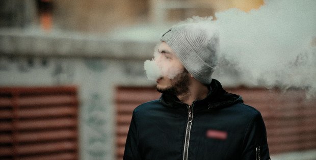 Koniec „jednorazówek”? Wiceszef MZ: projekt zakazujący sprzedaży jest gotowy