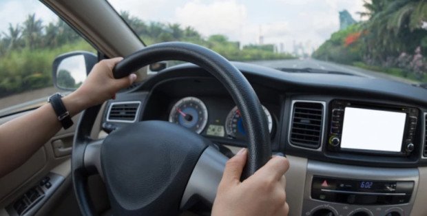 Prawo jazdy dla 17-latków? Rząd planuje zmiany w Kodeksie drogowym