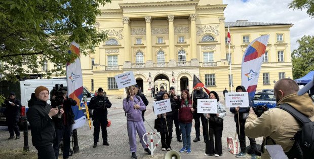 Protest przed KSP. Sprzedawcy z Modlińskiej domagają się sprawiedliwości