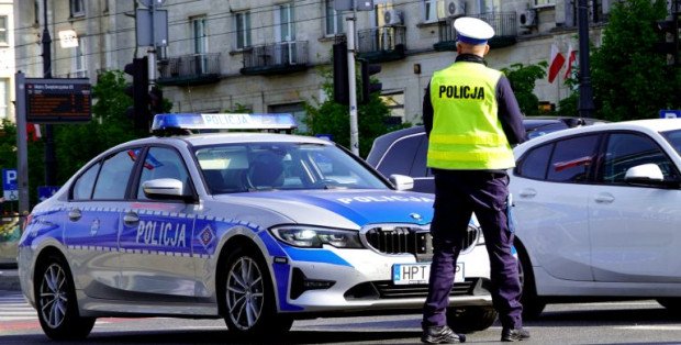 Zgromadzenia i przemarsze aż do wieczora. Duże utrudnienia w Warszawie [SPRAWDŹ]