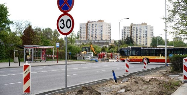 Zmiany w ruchu na Woronicza. Rozpoczął się kolejny etap przebudowy [SPRAWDŹ]