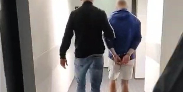 Miał dotkliwie pobić ochroniarza i ukraść alkohol. 16-latek był pod wpływem