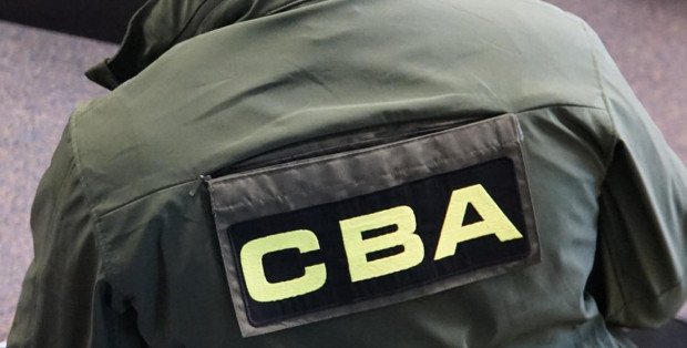 Fałszywe faktury na 137 mln zł i pranie pieniędzy. CBA zatrzymało trzech przedsiębiorców