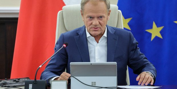 Zabójstwo na UW. Premier przyznał nagrody finansowe strażnikowi i oficerowi SOP