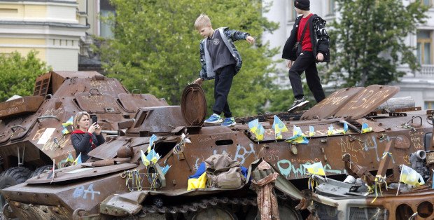 Działania wojenne w Ukrainie toczą się na linii frontu o długości ponad 1100 km