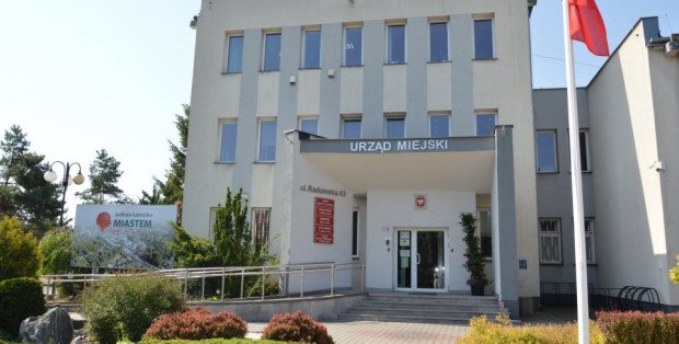 Mieszkańcy Jedlni-Letniska chcą odwołania burmistrza. Wśród zarzutów choćby zastraszanie