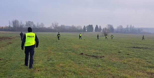 Ciało mężczyzny odnaleziono nad Narwią w Ostrołęce