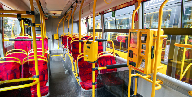 Dzieci zapowiadają przystanki w autobusach, tramwajach i metrze