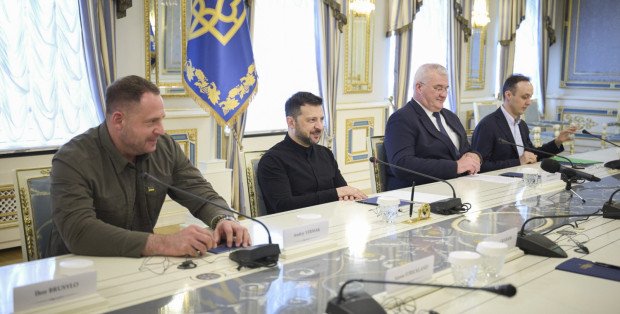 Amerykańscy senatorowie spotkali się z W. Zełenskim. Jakie sankcje wobec Rosji?