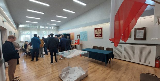 KGP: do godz. 14 odnotowano 10 przestępstw i ponad 200 wykroczeń