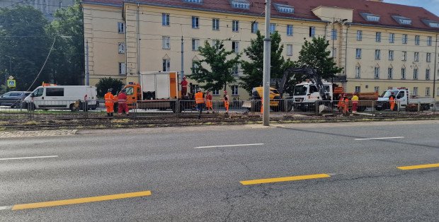 „Teraz to porażka”. Mieszkańcy Ochoty o braku tramwajów w al. Krakowskiej