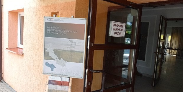 Konsultacje ws. budowy linii 400kv. Mieszkańcy nie chcą, by przebiegała przez pola