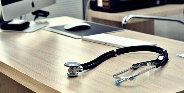 Kolejny atak na medyka. Mężczyzna pobił lekarkę w jej gabinecie